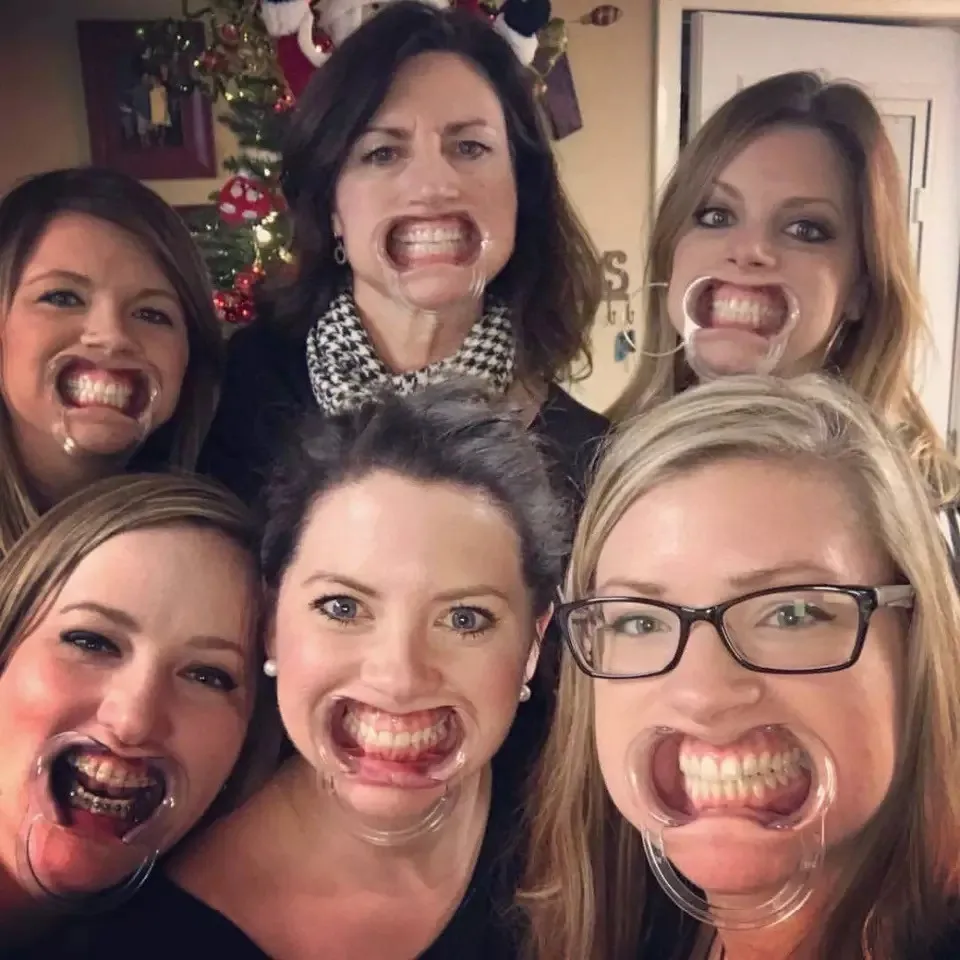 

Novelty Mouth toothsocket Speak out Interaction Card Game \Party Selfie Prop Mouthguard Table Game Family Gathering Toy