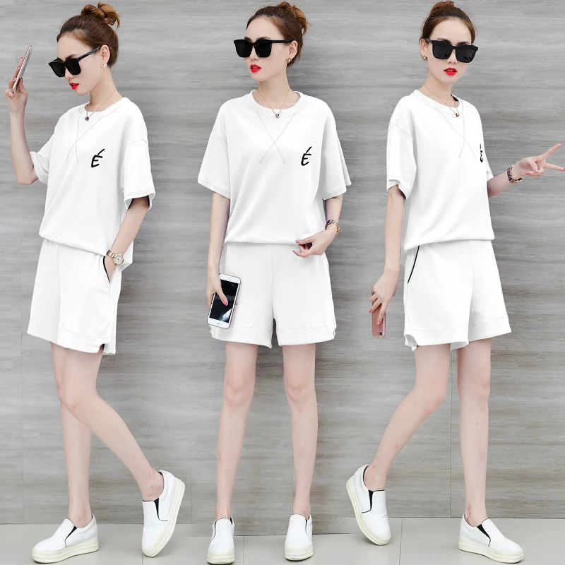 

2019 suits summer fashion embroidered loose hot short pants Korean fashion cotton short sleeve sweatshirt shorts leisure two-pcs