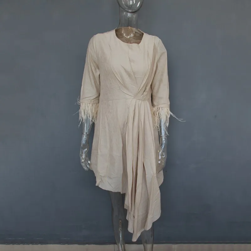 Платье с перьями TWOTWINSTYLE Осеннее коротким рукавом и высокой талией|Женские