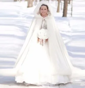 Женский длинный свадебный плащ, атласный плащ с опушкой из искусственного меха, накидка белогоцвета слоновой кости, зимний плащ с капюшоном, Свадебный жакет-болеро