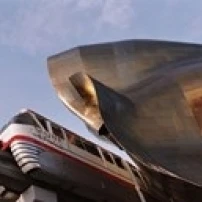Низкий угол обзора монорельса и космической иглы Сиэтл штат Вашингтон США плакат