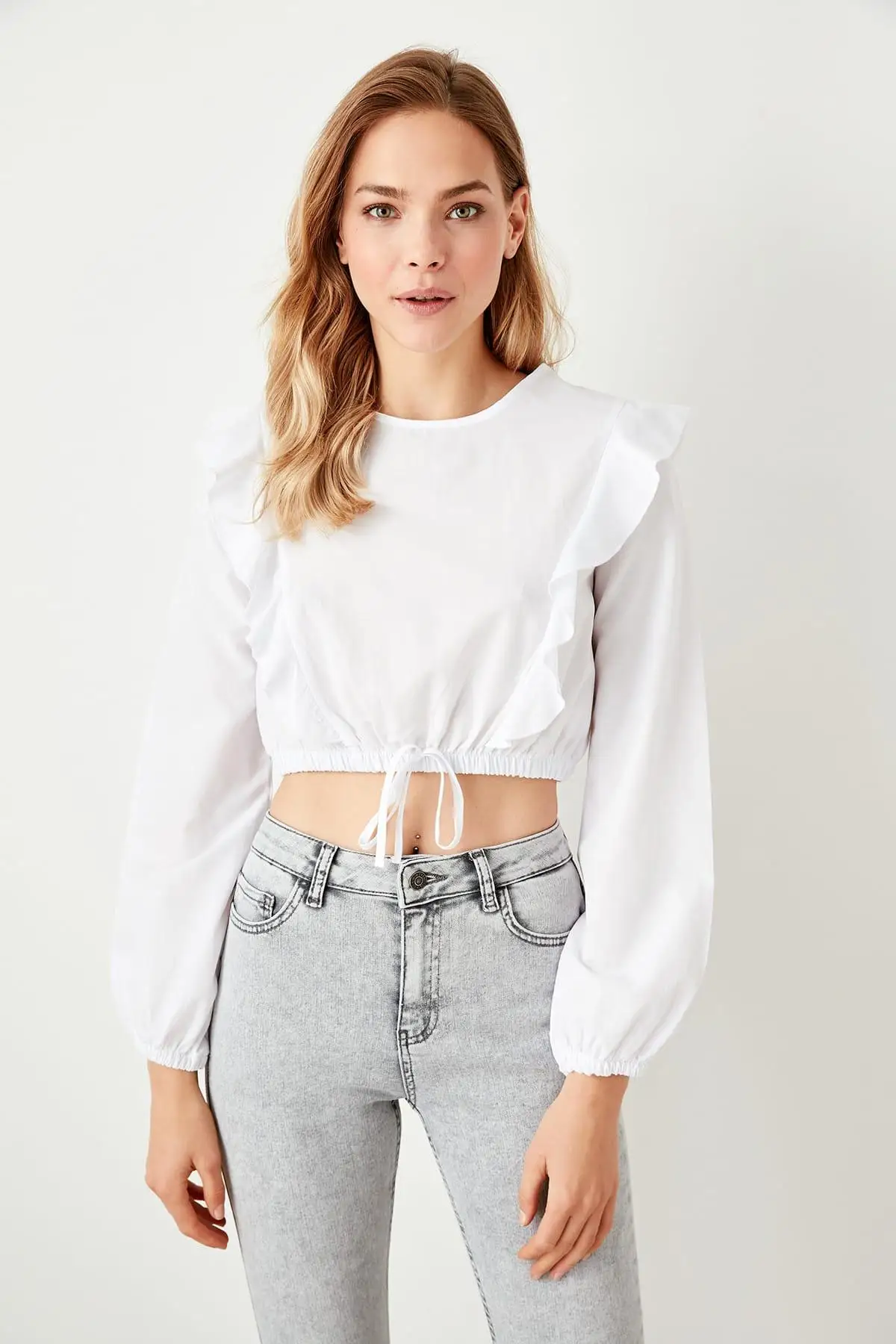 Trendyol белый укороченный Büzgülü резиновая Detaylı Bluz TWOSS19OA0040| |