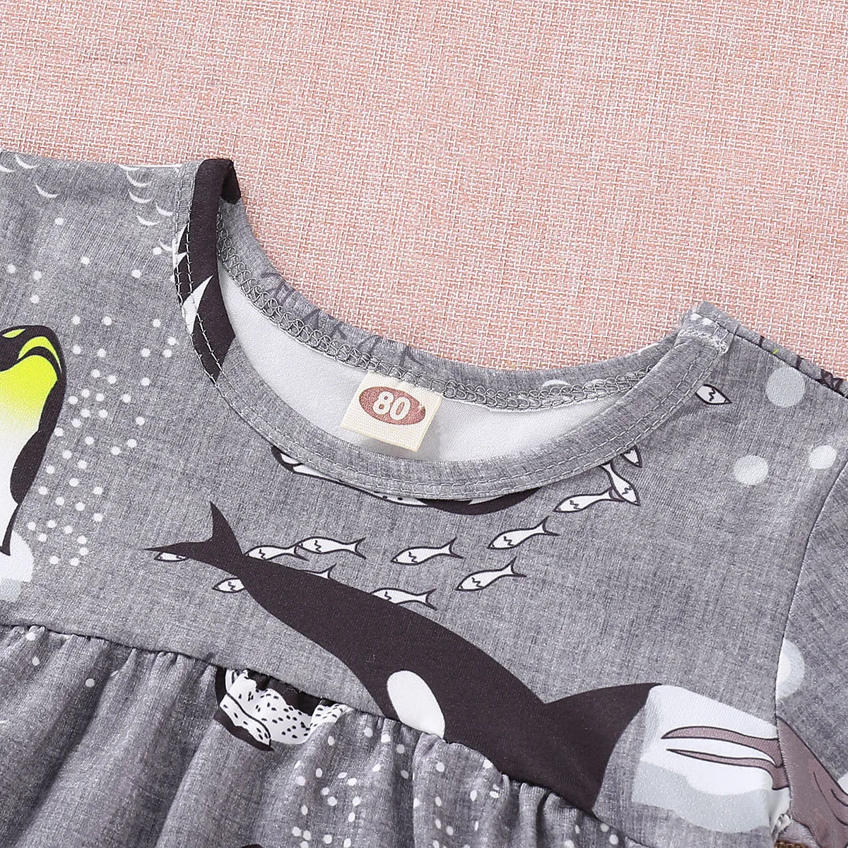 Милое милое осеннее платье для маленьких девочек серое трапециевидной формы с