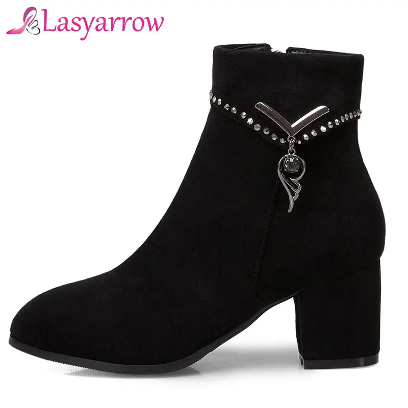 

Lasyarrow Zipper Botas Mujer Fashion Martin Boots Women Brand Shoes Zapatos Femininas Chunky Heels Plus Size Footwears Female