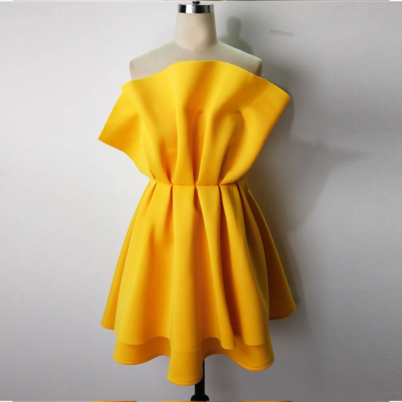 Женское платье с открытыми плечами VGH желтое облегающее плиссированное открытой