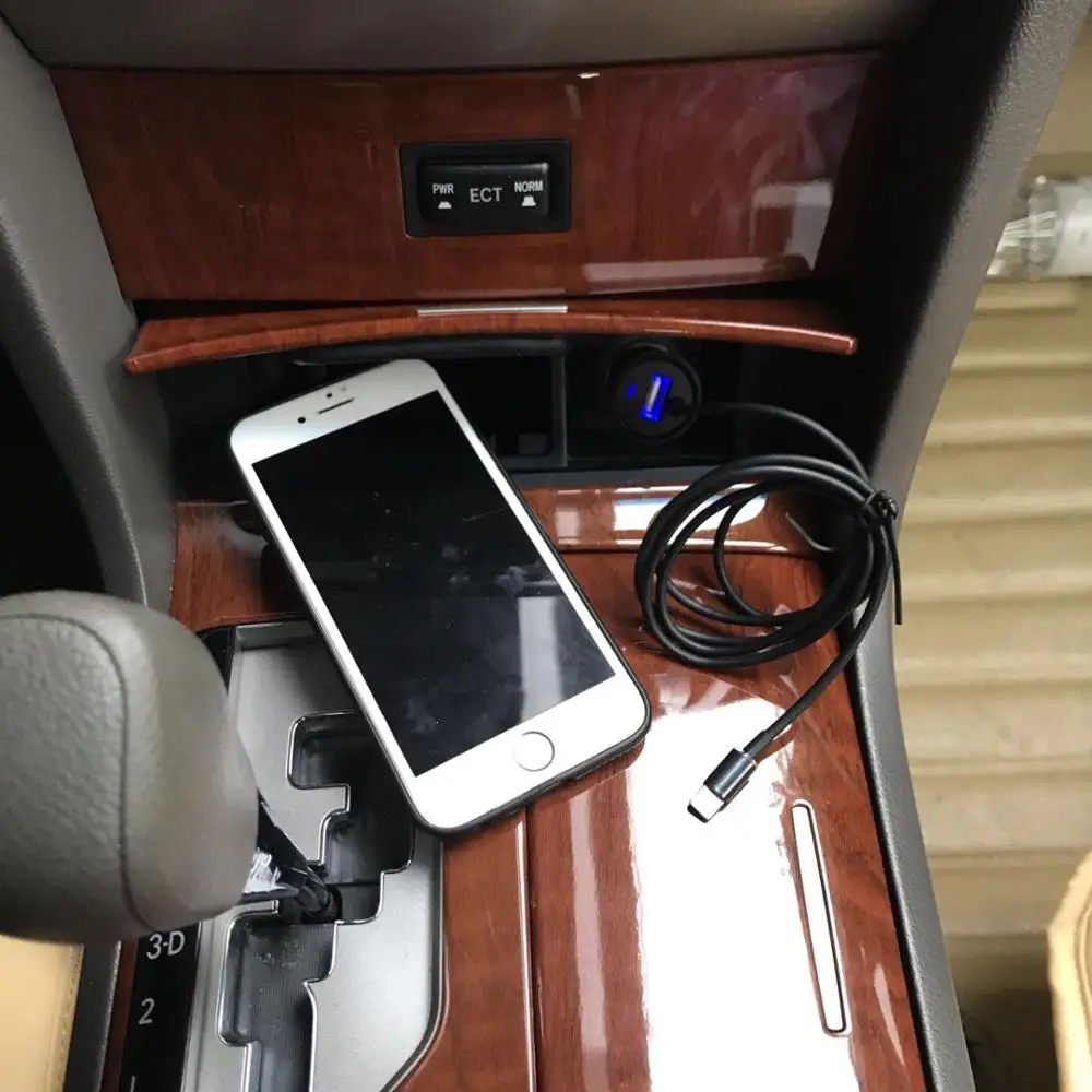 Аксессуары USB Автомобильное зарядное устройство для iPhone Samsung Быстрая зарядка BMW e46
