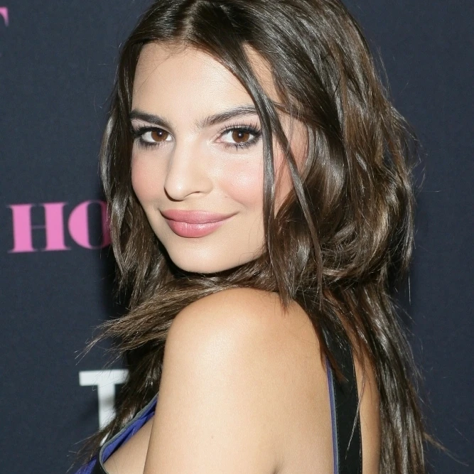 Эмили Ratajkowski на поступления для Conde Nast Traveler 18Th годовой горячий список вечерние Photo