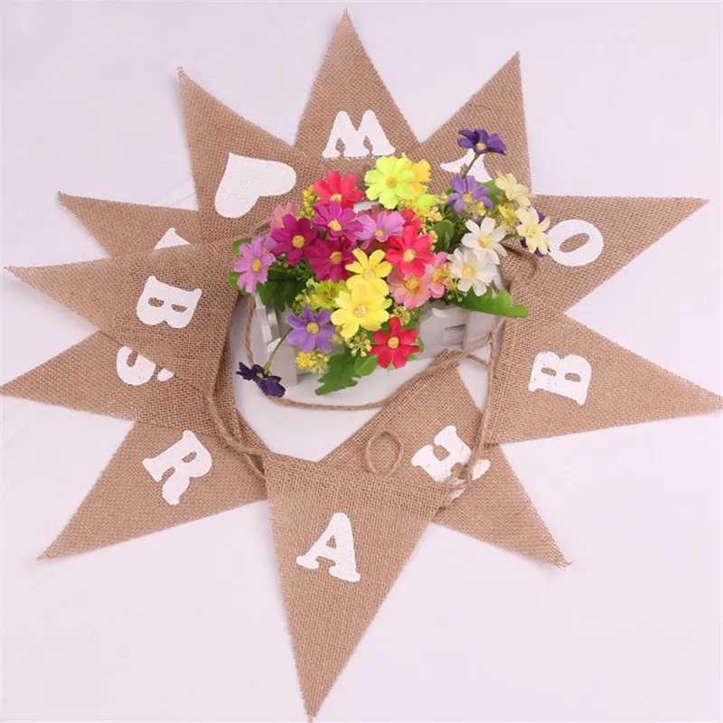 Флажок из мешковины белый с надписью Love узором в виде сердца Baby Shower гессенской