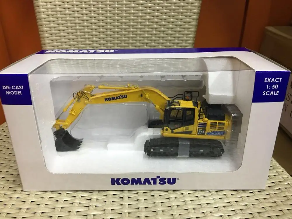 

Универсальные хобби, масштаб 1/50, Komatsu HB205, LC-3 Hybrid, модель UH8136