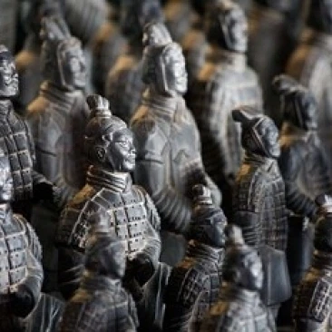 Императорский terra cotta warriors in battle formation плакат печать Дейв бартруфф (35x23) | Дом и сад