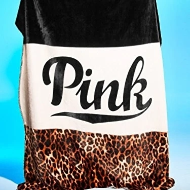 Розовое плюшевое одеяло с леопардовым принтом и логотипом Victoria's Secret|Ванная| |