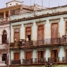 Печать плаката Гавана и Кубы с низким углом обзора зданий (15x6)|Таблички знаки| |