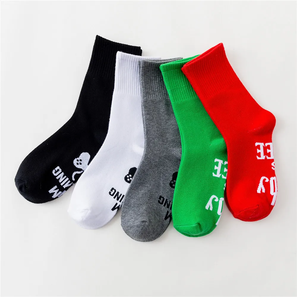 

Mid-barrel sports cotton socks DO NOT DISTURB I `M GAMING classic European and American style foreign trade Korean version socks