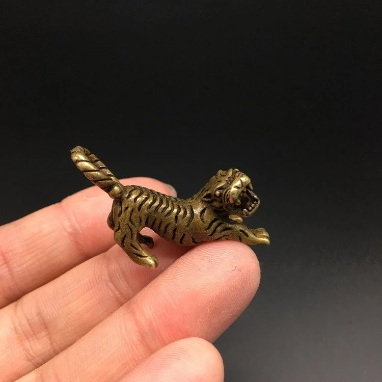 

Collectable Chinese Brass Carved Animal ZodiacTiger Exquisite Small Statues