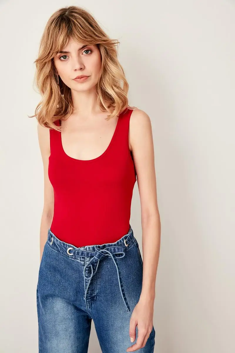 Trendyol с красным низом защелки для тела TWOSS19VG0107 |