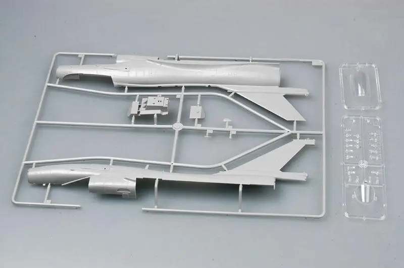 Эффектный Дракон Trumpeter 1/48 02841 | Игрушки и хобби
