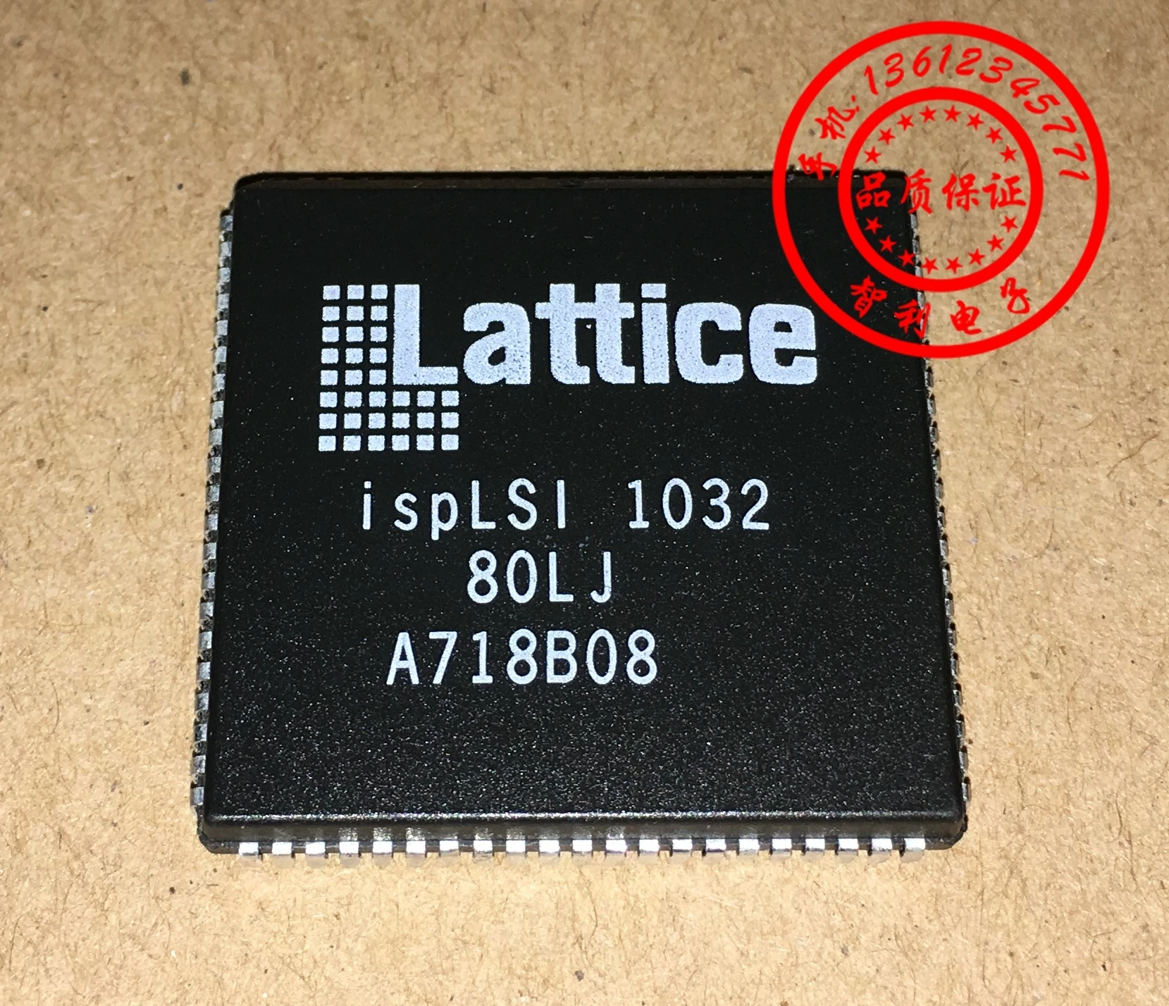 

FreeShipping Isplsi1032-80lj Isplsi1032 IC chip PLCC