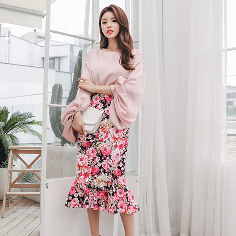 

High Quality Office Ol 2 Pieces Set 2021 Summer New Pink Lantern Sleeve Loose Shirt +printing Bodycon Mermaid Pencil Skirt Set