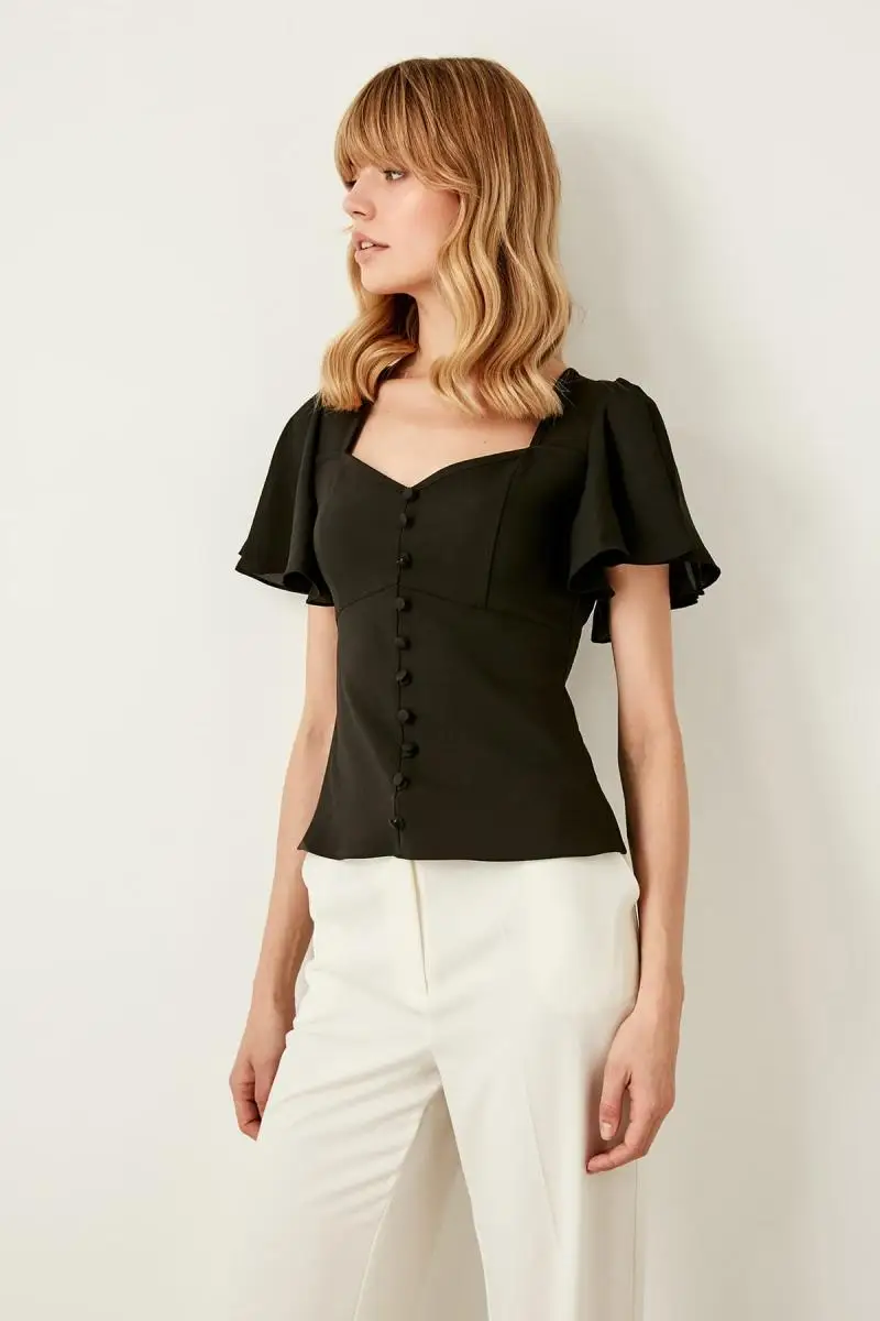 Trendyol черный рукав с деталью Bluz TWOSS19BB0366 |