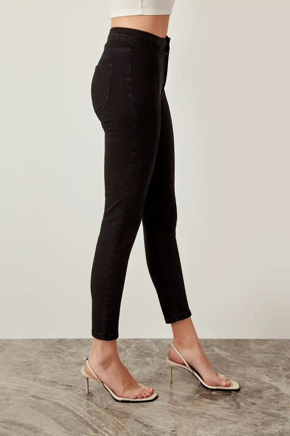 Trendyol/черные джинсы с завышенной талией спереди Jegging TCLSS19LR0045 |