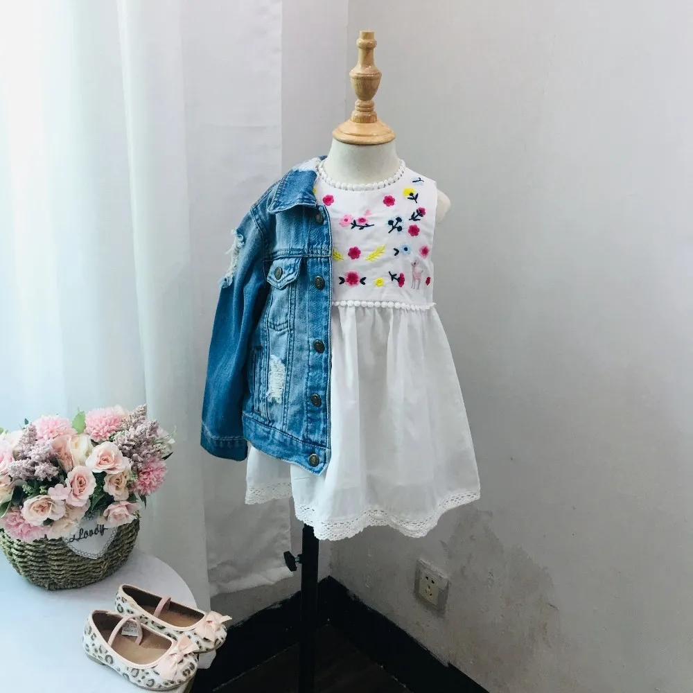 Летние платья для маленьких девочек розовое платье с цветочной вышивкой одежда