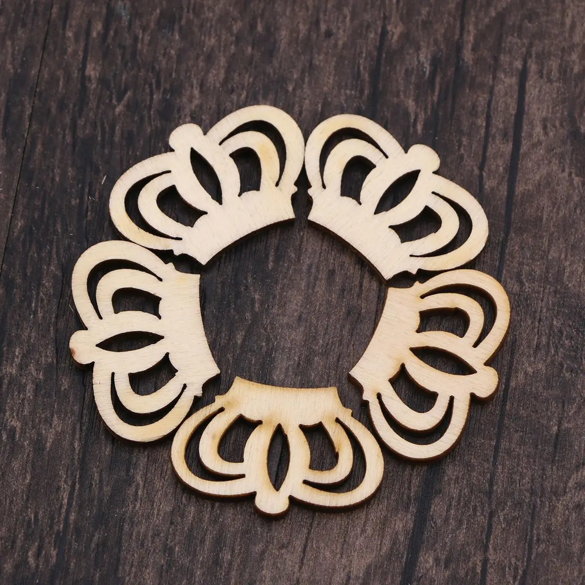 50 шт Мультяшные выдалбливают Корона Форма деревянный стол для кофе с вырезными