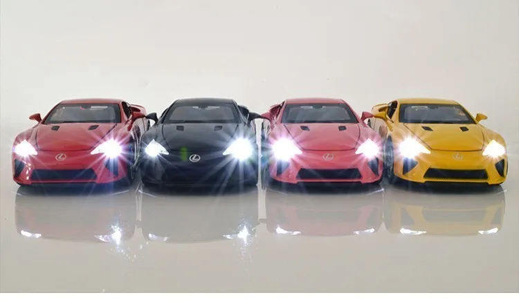 Розовый Lexus 1:32 из сплава для салонов девочек со светом и звуком с обратной стороны