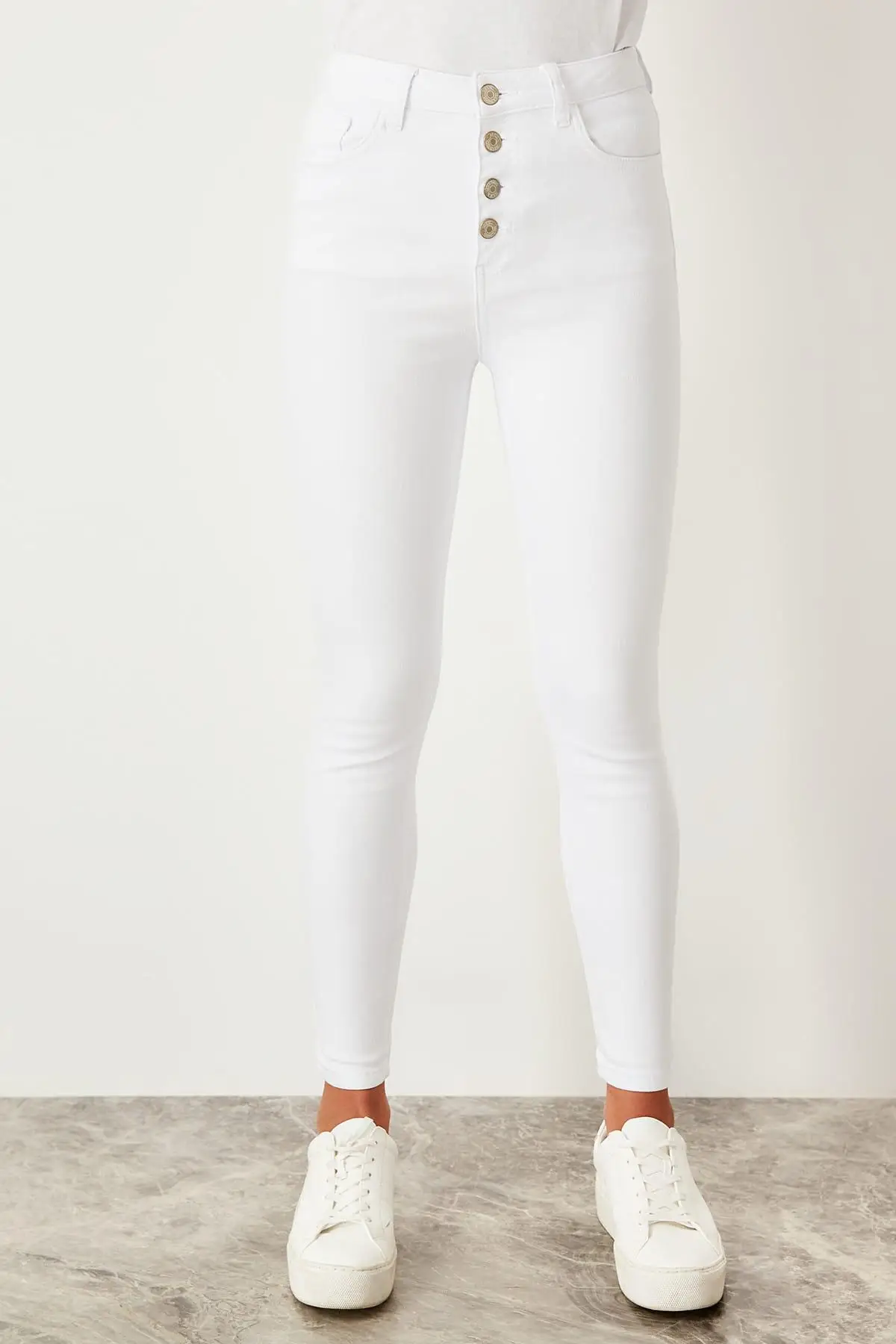 Trendyol White Front Button High Waist Skinny Jeans TWOSS19LR0255 |