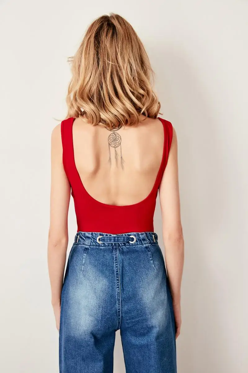 Trendyol с красным низом защелки для тела TWOSS19VG0107 |