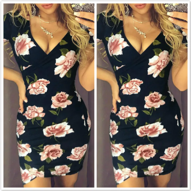 Женское мини платье с цветочным принтом коротким рукавом и V образным