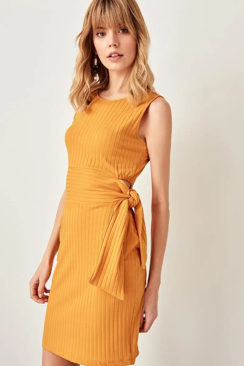 Trendyol горчичное трикотажное платье на талии TWOSS19XM0120|Женские платья| |