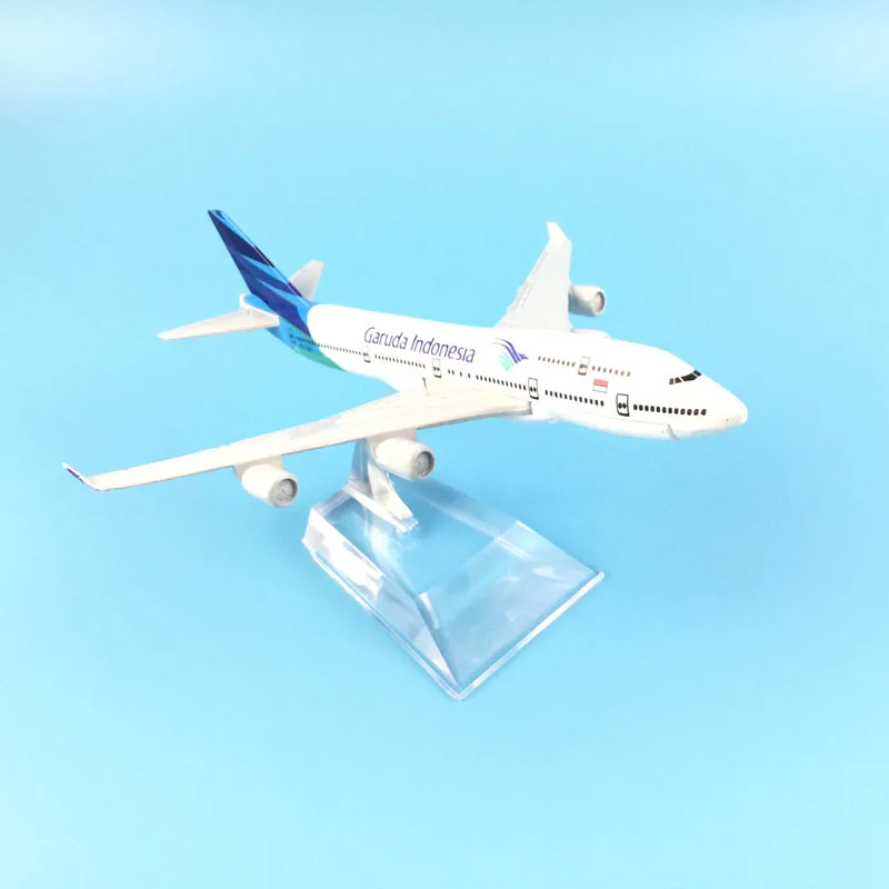 Модель самолета JASON TUTU модель 16 см GARUDA Индонезия Боинг 747 1:400 Литые металлические