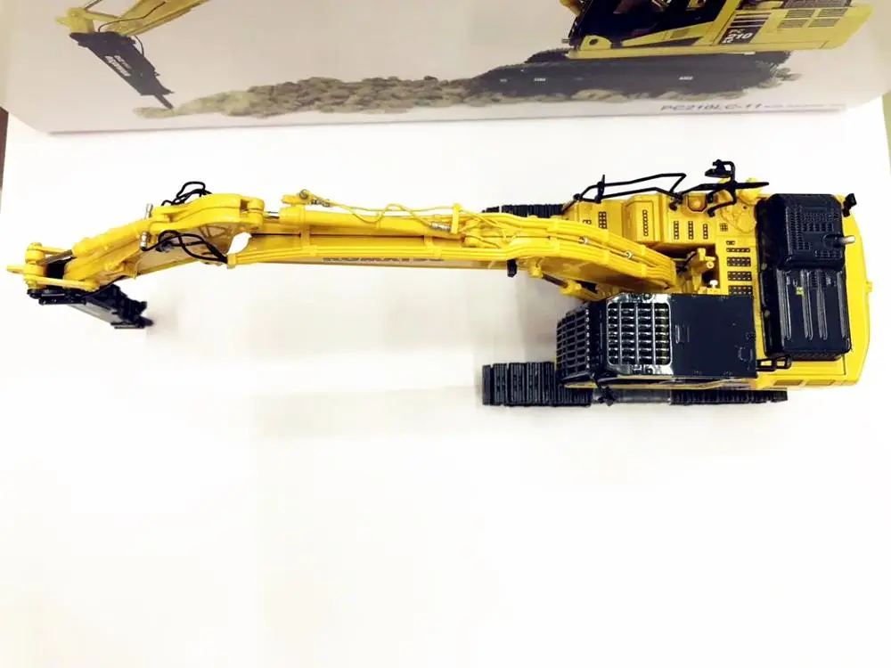 Универсальный хобби 1/50 весы Komatsu PC210LC-11 при сверлении литой экскаватор модели UH8140