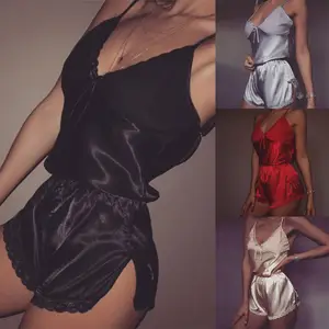 Пижама женская шелковая, с глубоким V-образным вырезом