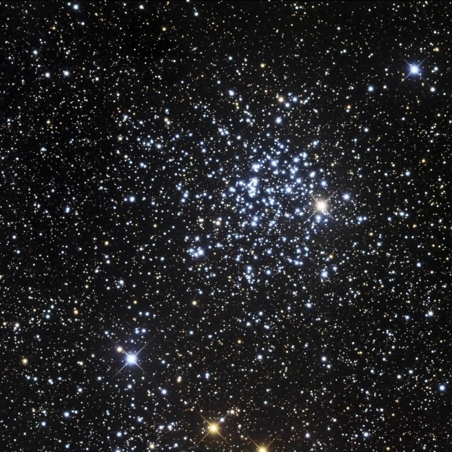 Messier 52 также известный как NGC 7654 является открытым кластером в Cassiopeia плакат c