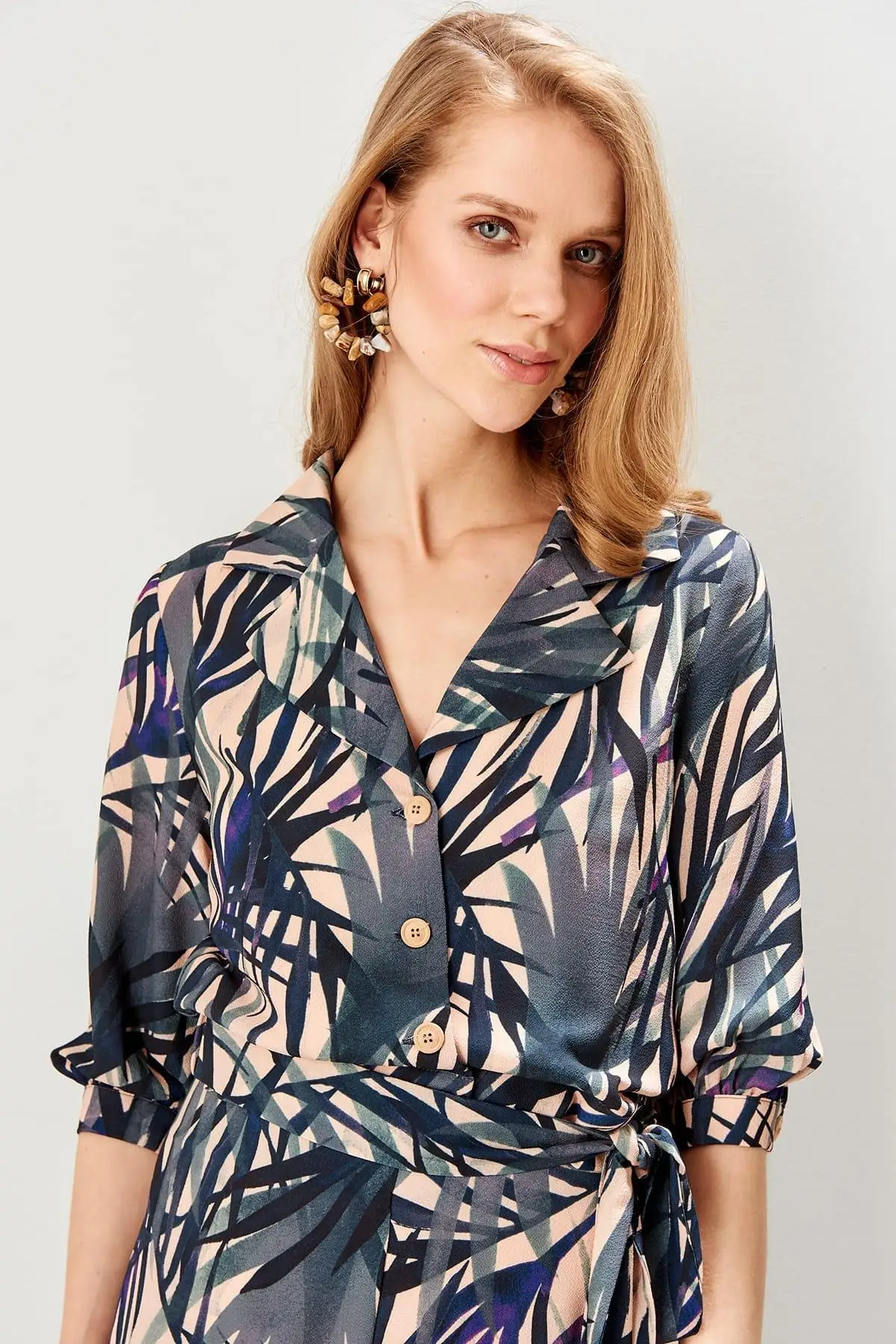 Trendyol разноцветная кружевная детальная рубашка TWOSS19EH0170