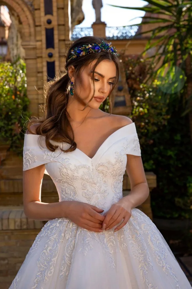 Платье для свадьбы Vivian's Bridal кружевное с вырезом на шее 2019 | Свадьбы и торжества
