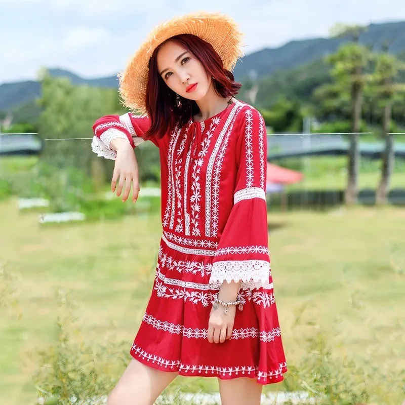TWOTWINSTYLE повседневное пляжное платье для женщин вышивка полые кружева до запястья