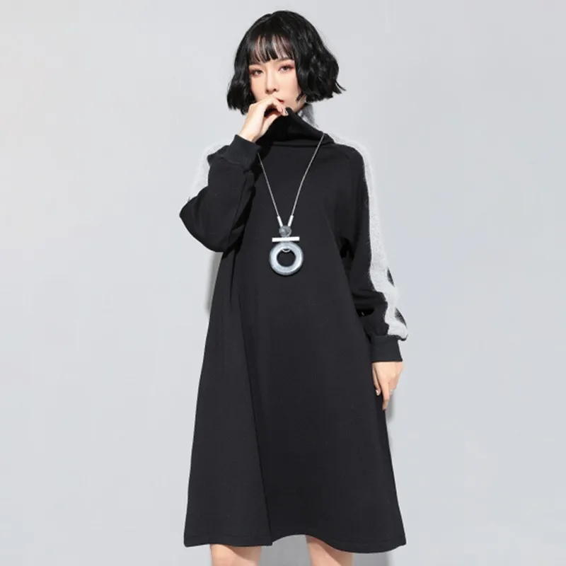 Женское платье с кроличьим мехом TWOTWINSTYLE Осеннее черное белое лоскутное до колена