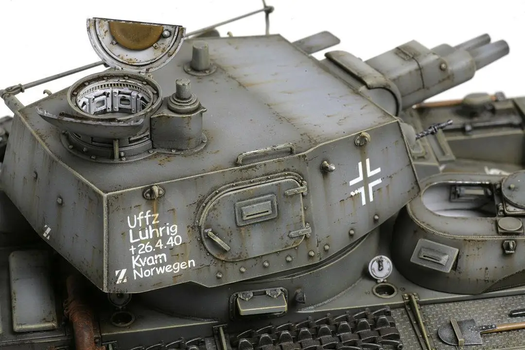 Amusing Hobby 35A0031/35 Panzerkampfwagen VI Neubaufahrzeug Krupp версия 2018|Наборы для сборки моделей| |