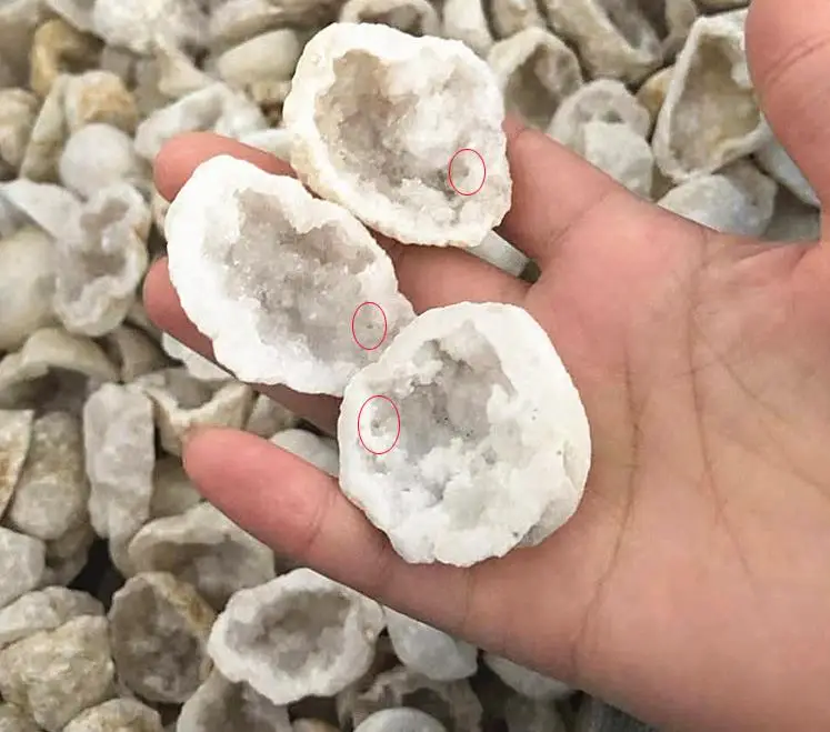 1 шт. 3 4 см Натуральное белое агатовое отверстие друзовый кварц Geodes подвесные