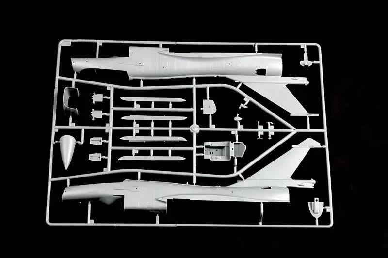 Эффектный Дракон Trumpeter 1/48 02848 | Игрушки и хобби