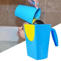 baby rinse hair bath spoon curvature design to prevent water drops into the eye shampoo cup baby bath cup baby supplies
