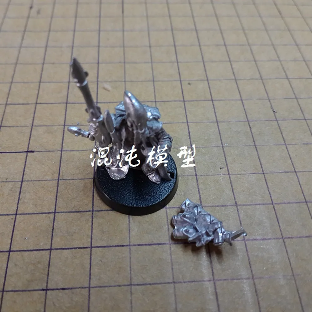 Eldar Ranger Kneeling Observing(Metal) |