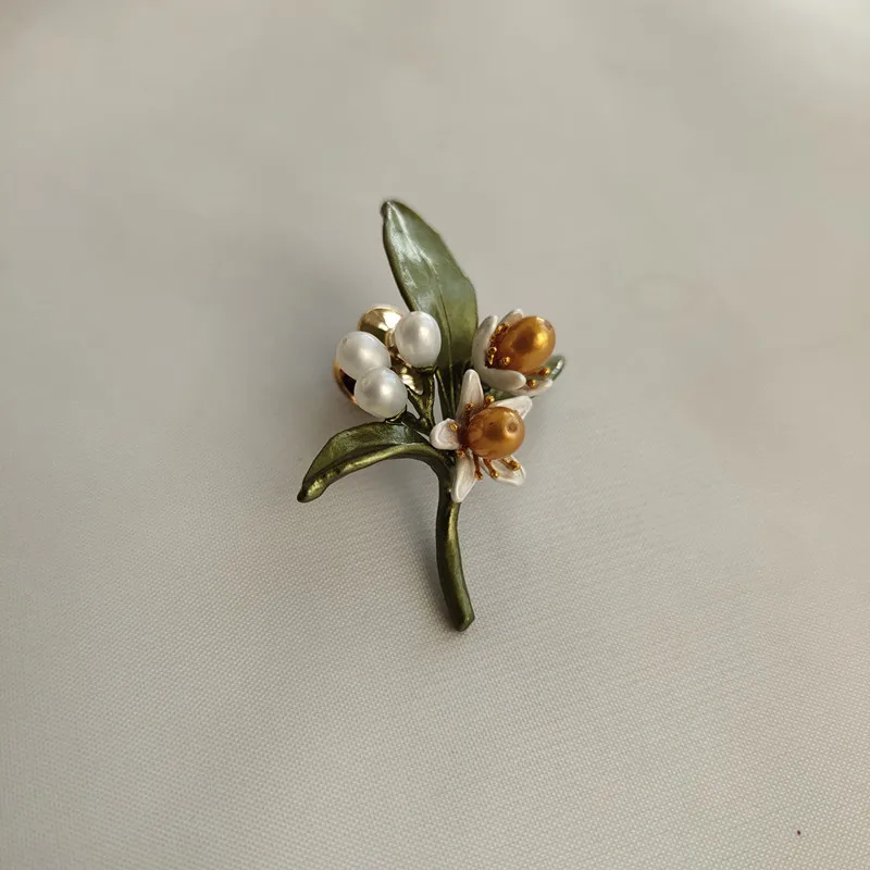 

Free shipping copper orange flower natural pearls luxury flower brooch Collar button