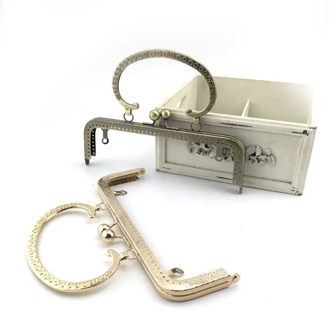 

Metal Purse Frame Handle 20CM Square Kiss Clasp Lock Retro Style S Embossed Pattern DIY Patchwork Handmade Bag Coin Purse handle