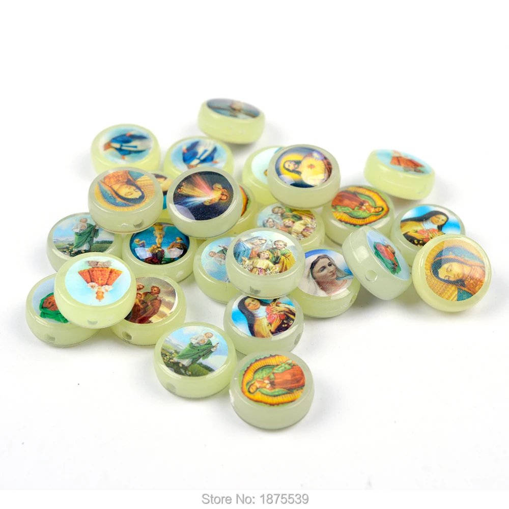 Round Flat Plastic Beads Catholic Saint Figures Red Coffee Colors Size is 12 mm | Украшения и аксессуары