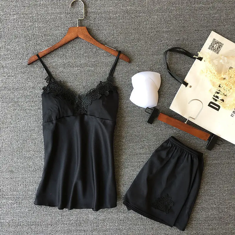 

Ladies Sexy Silk Pajama Set Lace Pyjama Set Sleeveless Pijama Set V-neck Sleepwear Summer Home Wear Sleep Wear For Women