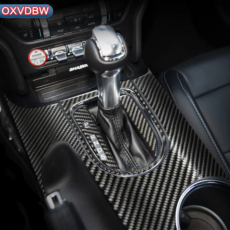 Декоративная панель переключения передач для Ford Mustang из углеродного волокна