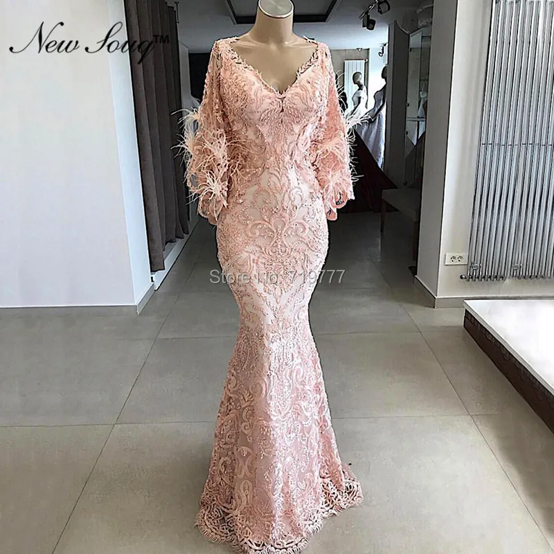 Женское вечернее платье с перьями кружевное розовое бусинами на арабском языке